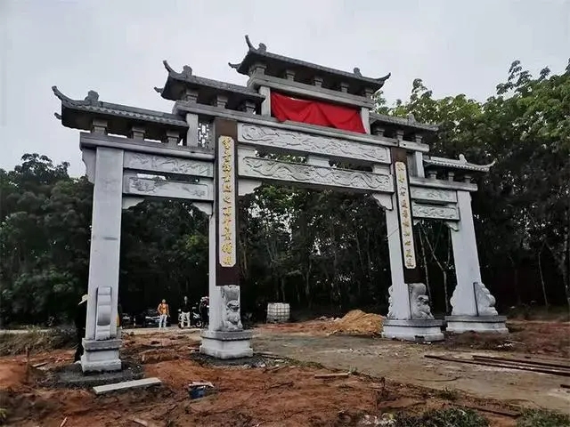 陳愛(ài)喜調(diào)研美麗鄉(xiāng)村示范點(diǎn)村_美麗鄉(xiāng)村荻浦村_美麗鄉(xiāng)村村口標(biāo)識(shí)牌
