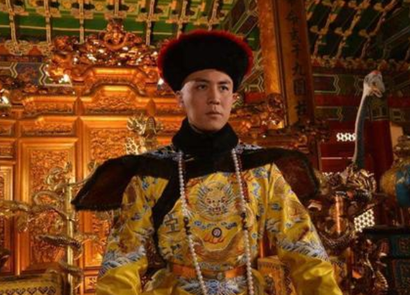 家里門的數(shù)量有講究嗎_門上掛風鈴有什么講究_門上匾額講究