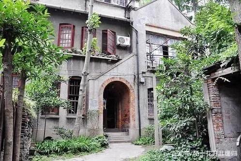 農村大門五字匾大全_農村大門門頭匾效果圖_大門朝南門頭按什么匾好