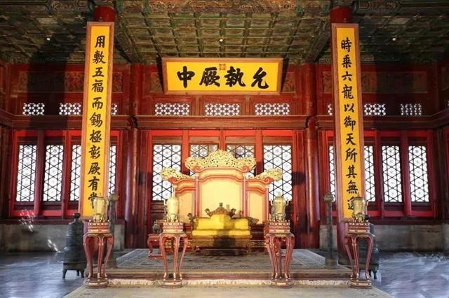 古代官員牌匾內(nèi)容_古代官員等級(jí)與現(xiàn)代官員等級(jí)對(duì)照_古代牌匾尺寸規(guī)定
