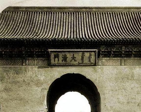 木質門還是木質門_匾額木質_太和殿的匾額