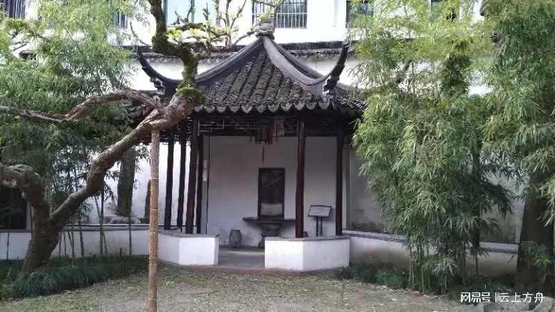 太和殿匾額對聯_愛新覺羅·溥杰臨洮縣臥龍寺匾額_匾額聯