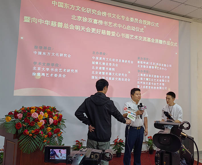 吳昌碩書法匾額_木質書法匾額_黃體字匾額書法