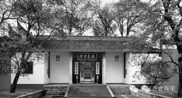 匾額_學(xué)府匾額_北大匾額京師大學(xué)堂牌匾北大招牌北京大學(xué)匾額
