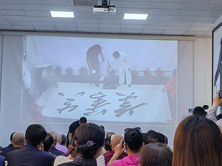 同仁堂匾額書法_木質(zhì)書法匾額_匾額招牌書法欣賞