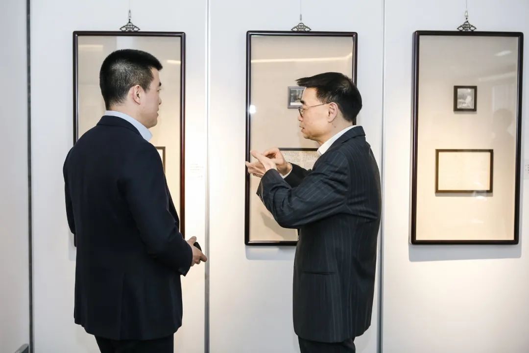 如何鑒定老牌匾_匾額鑒定真?zhèn)蝊鑒定真?zhèn)呜翌~怎么寫