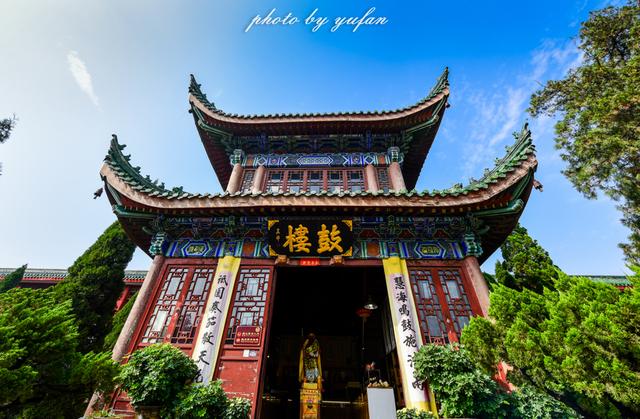 鼓樓北邊的牌匾_鼓樓的匾額_鼓樓題字