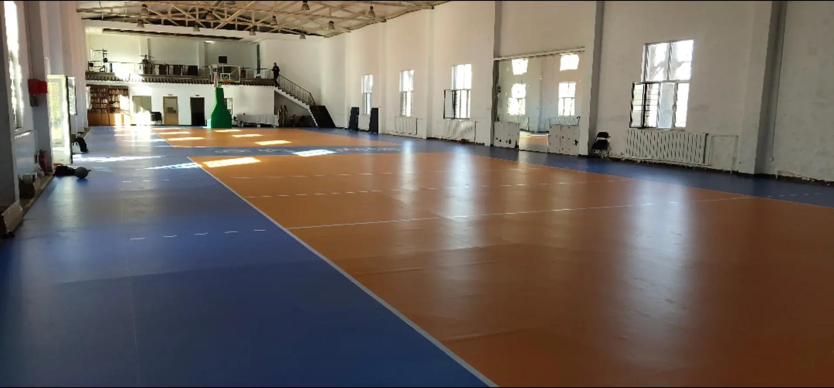 運動地板是什么材質_地板材質運動是什么材料_運動木地板材質