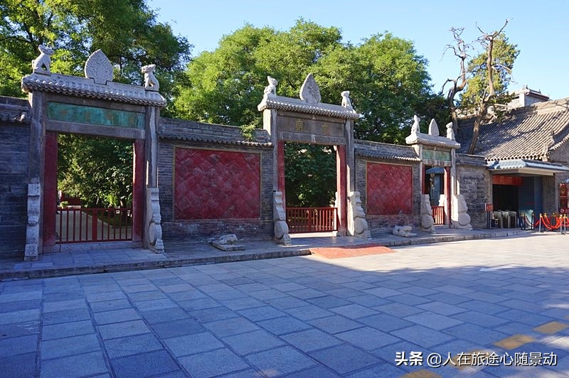 東大門門頭什么字好_東門門匾寫什么好_大門朝東門匾什么字好