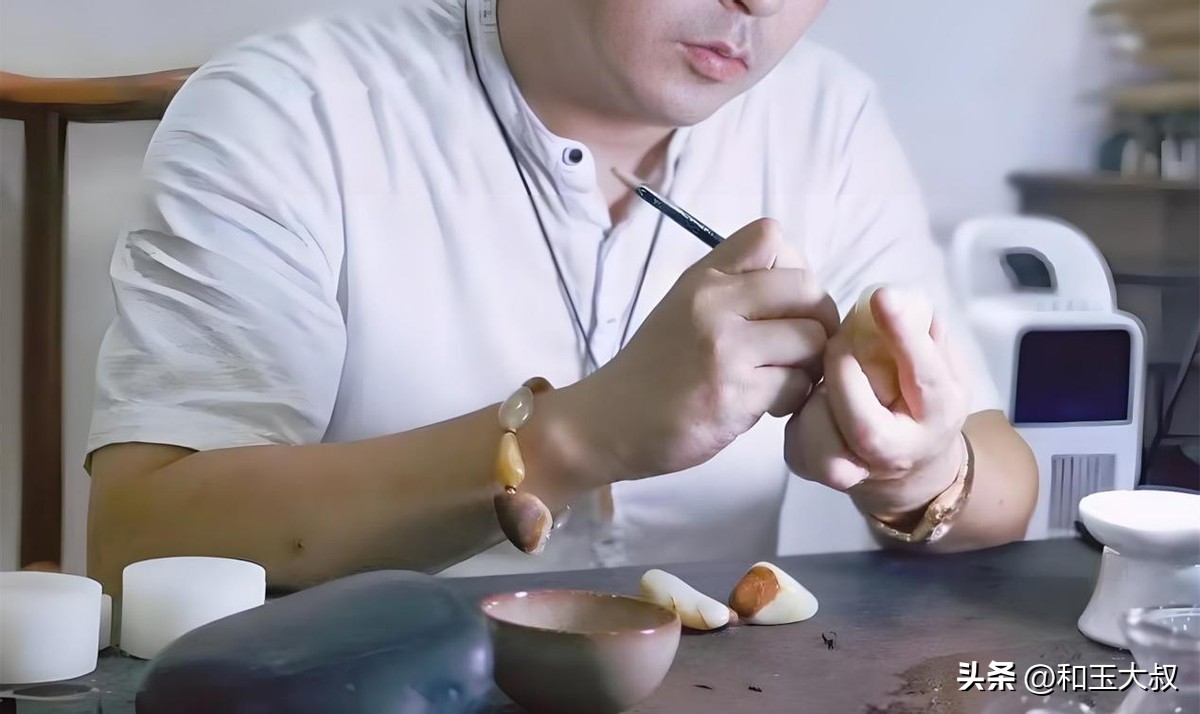 簡單手工雕刻_玉雕師繪畫功底_玉雕刀工技巧