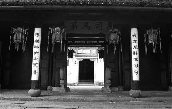 古建筑匾額文化_匾額披紅花_秦漢時期題字牌匾額