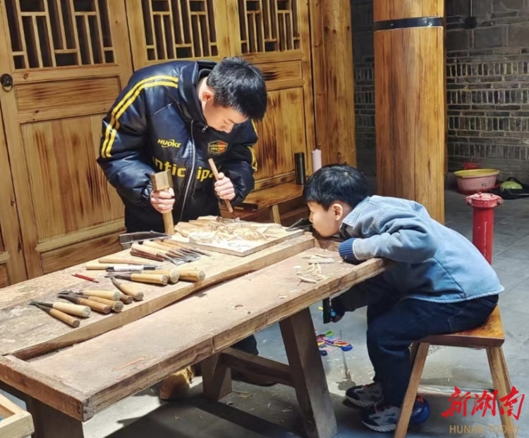 洞庭木雕，刀尖上的洞庭情
