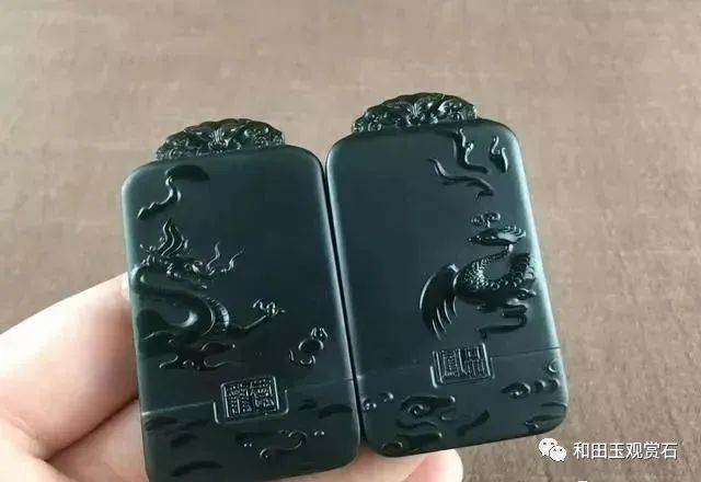 翡翠財神寓意_手把件雕刻自學(xué)圖樣_玉雕人物寓意