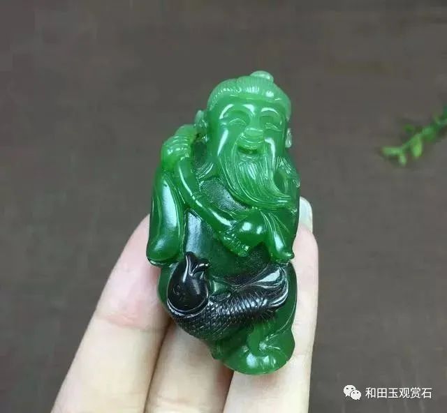 翡翠財神寓意_手把件雕刻自學(xué)圖樣_玉雕人物寓意