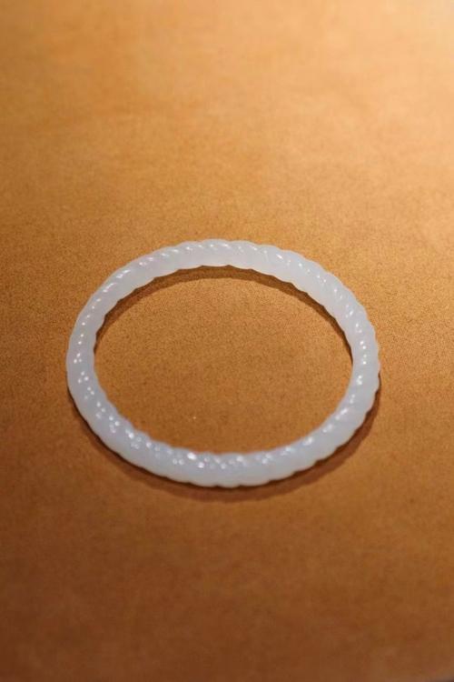 絞絲工藝絞絲鐲_玉雕工藝_中國頂級奢侈品玉雕