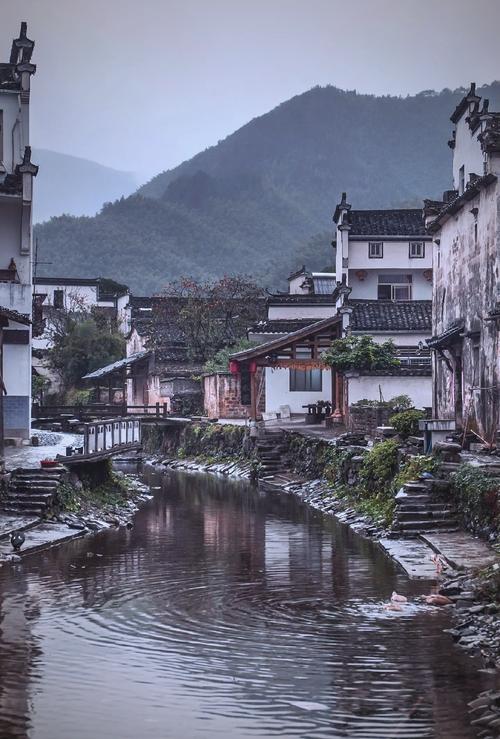 徽州民居建筑風(fēng)格_農(nóng)村簡(jiǎn)單大方門(mén)樓_徽州民居天井設(shè)計(jì)