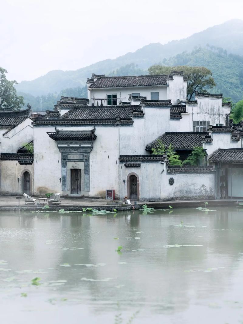 徽州民居天井設(shè)計(jì)_農(nóng)村簡(jiǎn)單大方門(mén)樓_徽州民居建筑風(fēng)格