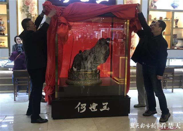 玉雕工藝_巨型和田玉雕刻_釋迦牟尼法相_百花獎(jiǎng)金獎(jiǎng)作品