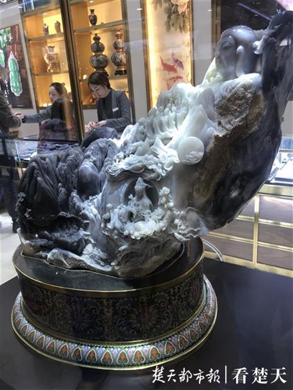 巨型和田玉雕刻_釋迦牟尼法相_百花獎(jiǎng)金獎(jiǎng)作品_玉雕工藝