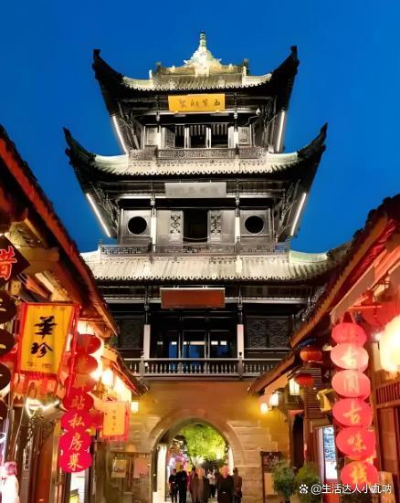 閬中十大必去景點_閬中匾額的特點_閬中古城美食攻略