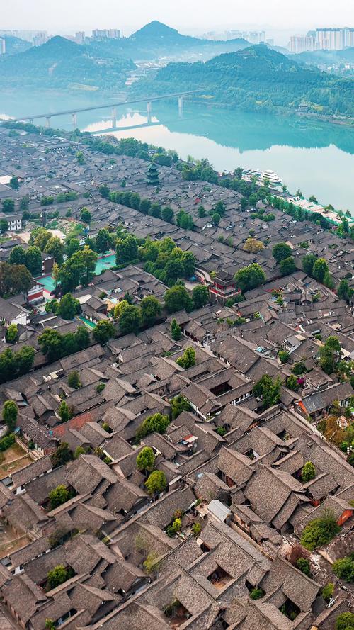 閬中古城旅游攻略_閬中匾額的特點(diǎn)_閬中歷史文化名城