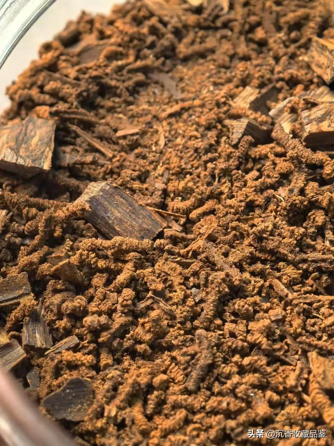 沉香手串余料利用_沉香邊角料制作方法_木雕簡單小把件