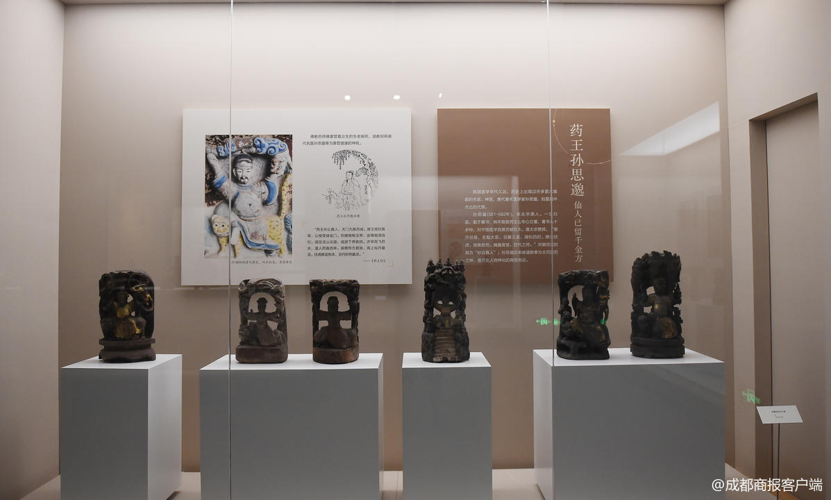 清代四川木雕造像觀音像_成都博物館藏清代四川地區木雕造像展_成都木雕廠加工廠
