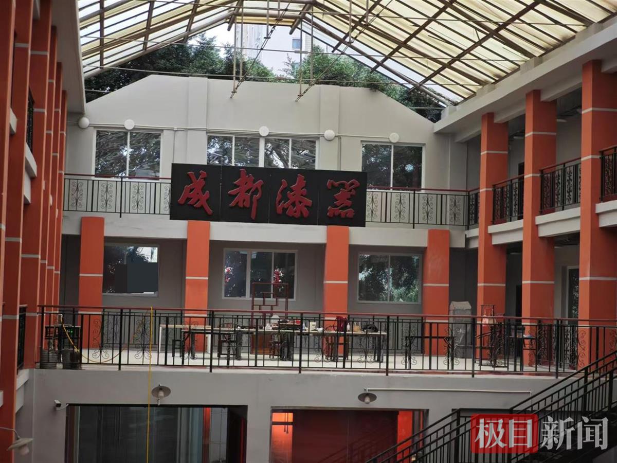 成都木雕廠加工廠_ 李子柒 雕漆隱花 技法特點 _成都漆器工藝廠 雕漆隱花 學習過程 