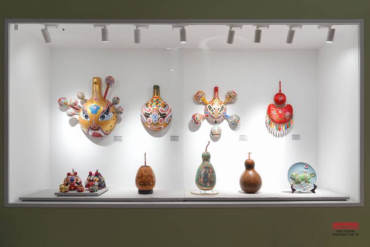 福建仙游木雕_仙游工藝美術(shù)大師_中國當(dāng)代工藝美術(shù)雙年展